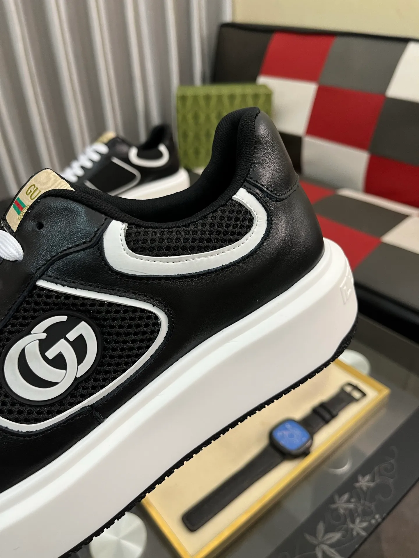 Men's Men's Shoes 💰458⌚️⌚️ [Gucci·Gucci] Original quality. ~ Unique modern style sneakers. 🏃A must-have casual shoe for trendy men😍😍 Original brand imported from Italy, imported original leather, sheep lining (refuses to discolor and grind feet) Sole: Original sole provided by the original factory, French lazy style design ⚠️Fit to the feet, original quality, super comfortable original sole. Just like shooting the real thing 🎬The real thing is better Code number: 38-442️⃣Colors available
